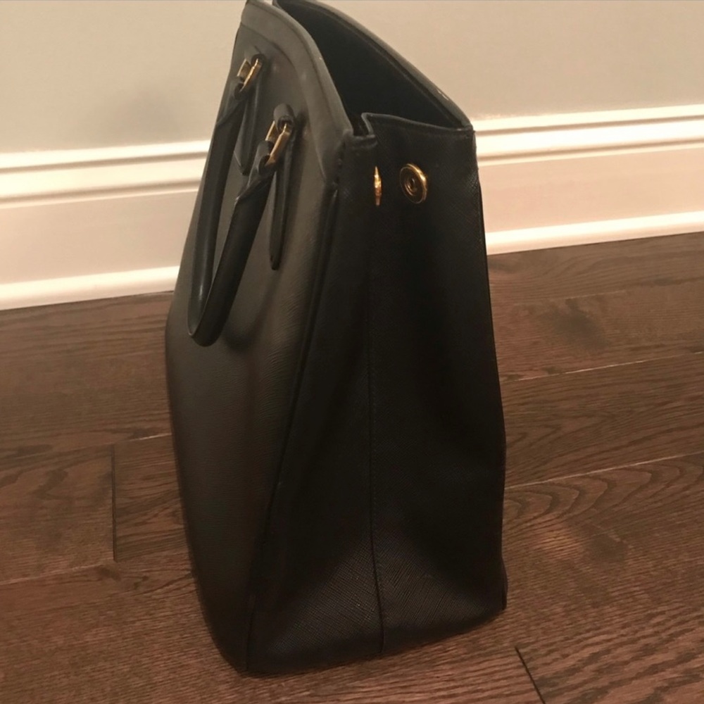 🌹AUTHENTIC PRADA SATCHEL & WALLET in EXCELLENT CONDITION - Picture 4 of 7